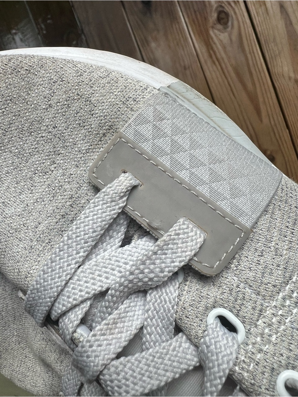 Reebok 6 1/2 Light Gray Knit Athletic Sneakers - Picture 3 of 12